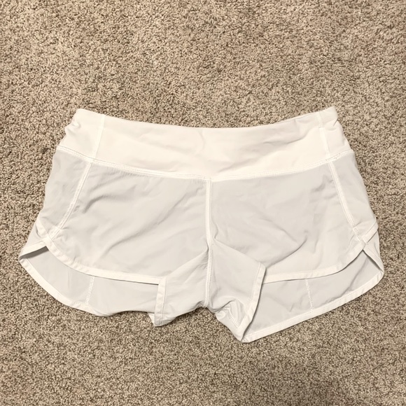 white lululemon speed up shorts 2.5 - Picture 2 of 4
